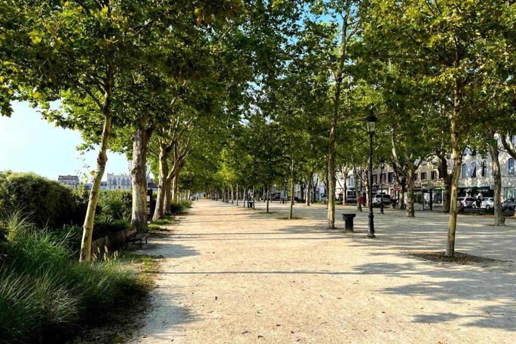 Pau Centre Vue Sur Les Pyrenees Pour 2 Nuits Au Minimum Leilighet Eksteriør bilde